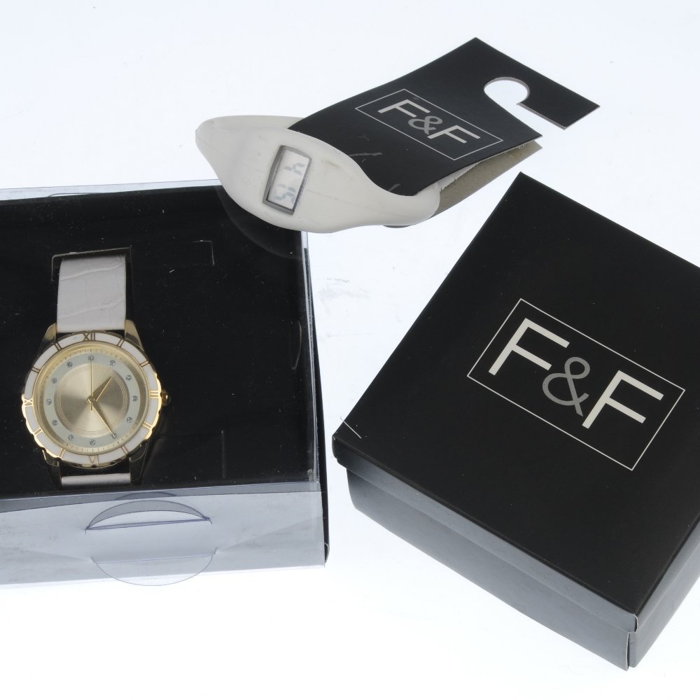 A large mixed group of watches.: A large mixed group of watches to include pieces by F&F and ones based upon various children's cartoon characters. In original packaging. Approximately 300.