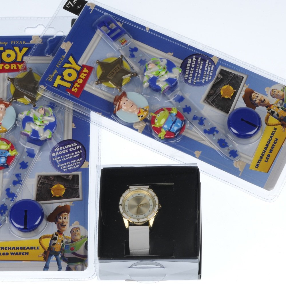A large mixed group of watches.: A large mixed group of watches to include pieces by F&F and ones based upon various children's cartoon characters. In original packaging. Approximately 300.