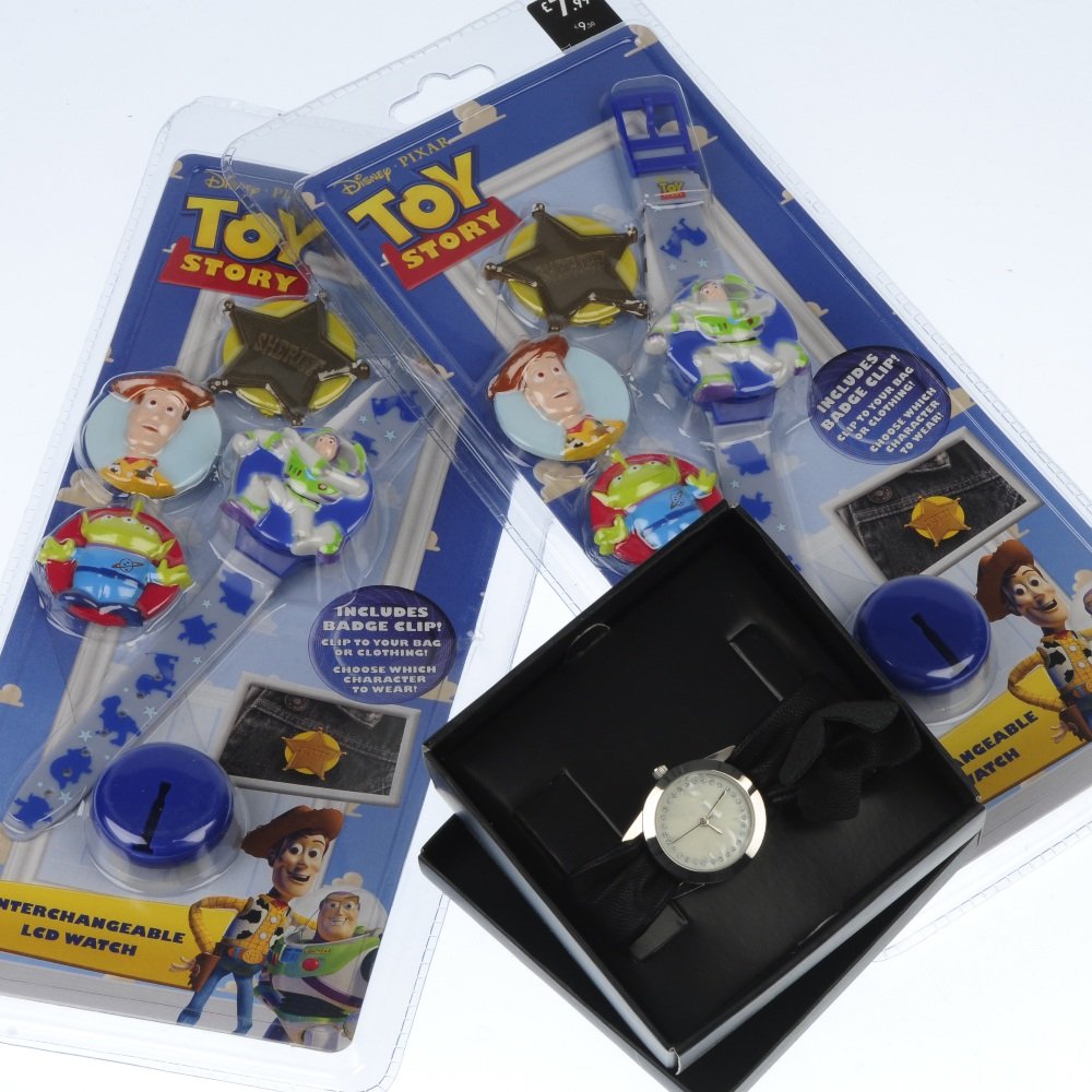 A large mixed group of watches.: A large mixed group of watches to include pieces by F&F and ones based upon various children's cartoon characters. In original packaging. Approximately 300.