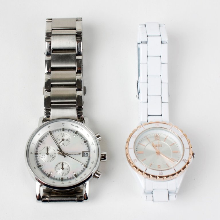 A large bag of various wrist watches. Approximately: A large bag of various wrist watches, to include DKNY, Fossil etc., all recommended for spares and repair purposes only. Approximately 100.