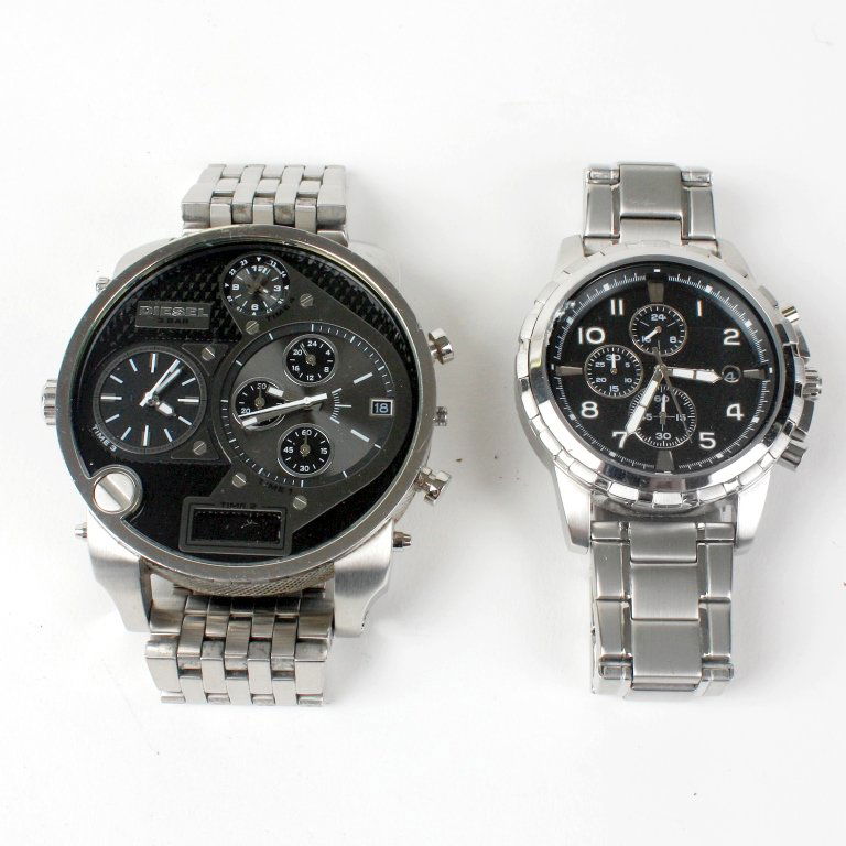 A large bag of various wrist watches. Approximately: A large bag of various wrist watches, to include DKNY, Fossil etc., all recommended for spares and repair purposes only. Approximately 100.