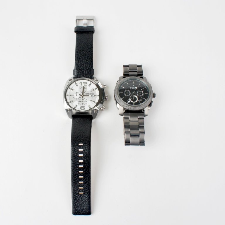 A large bag of various wrist watches. Approximately: A large bag of various wrist watches, to include DKNY, Fossil etc., all recommended for spares and repair purposes only. Approximately 100.