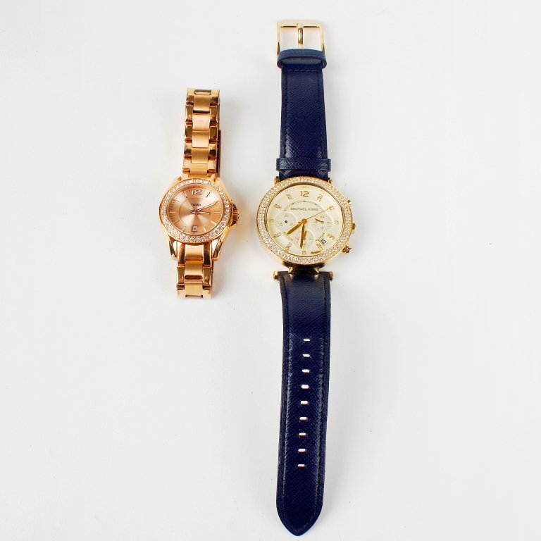 A large bag of various wrist watches. Approximately: A large bag of various wrist watches, to include DKNY, Fossil etc., all recommended for spares and repair purposes only. Approximately 100.