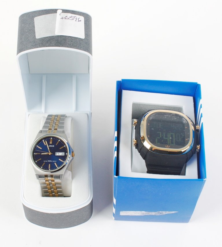 A group of various wrist watches, majority in original: A group of various wrist watches, to include examples by DKNY and Fossil, majority in original boxes, all recommended for spares and repair purposes only. Approximately 50.