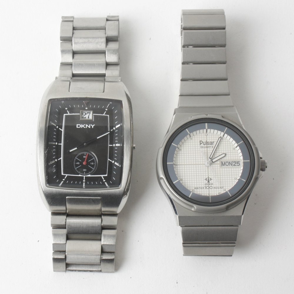 A bag of various wrist watches. Approximately 150.: A bag of various wrist watches, to include examples by DKNY, Diesel and Police. All recommended for spares and repair purposes only. Approximately 150.