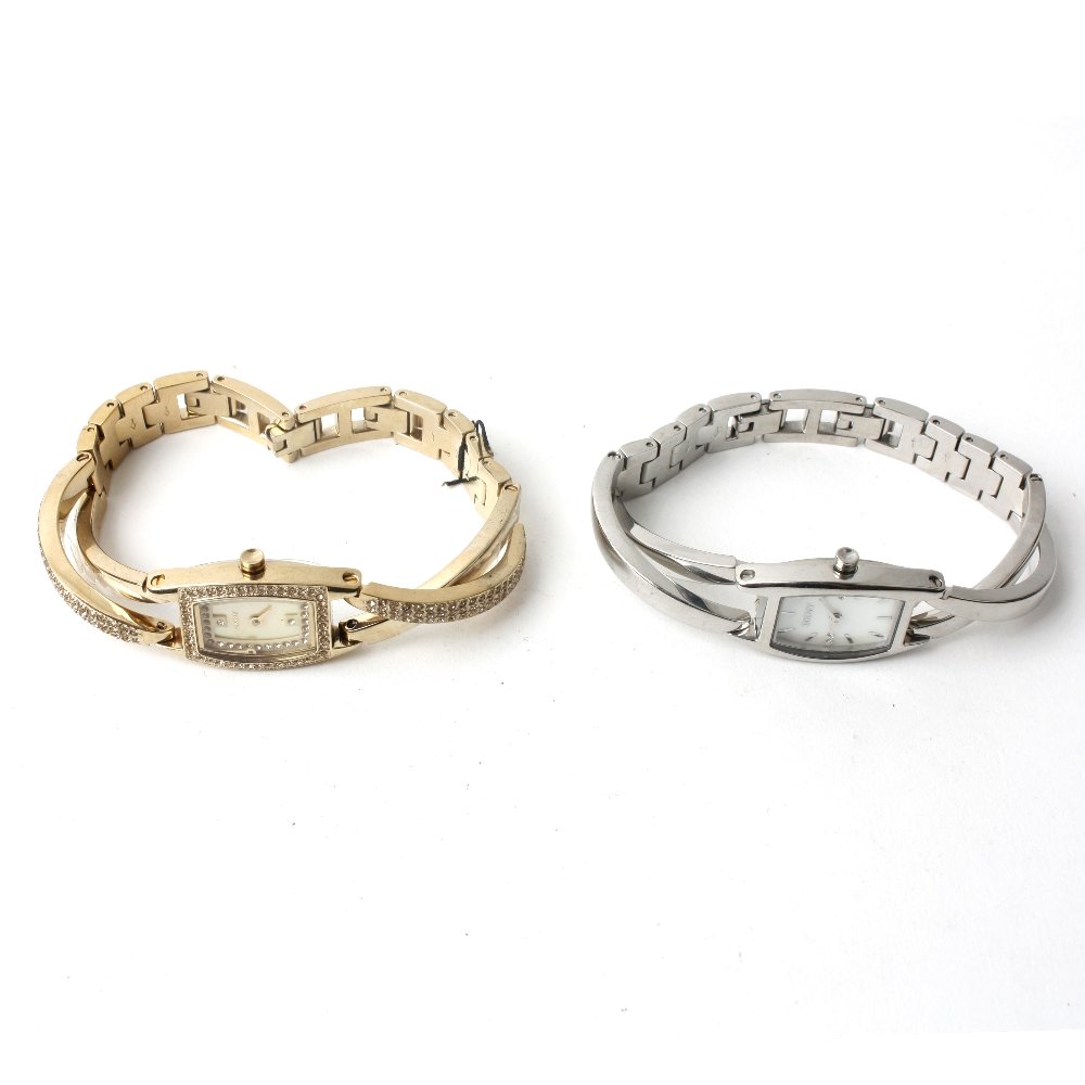 A bag of various wrist watches. Approximately 200.: A bag of various wrist watches, to include examples by DKNY, Fossil and Guess. All recommended for spares and repair purposes only. Approximately 200.