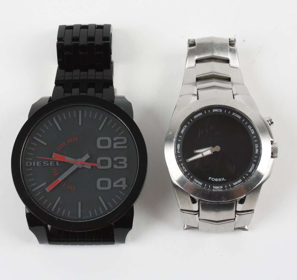 A bag of various designer watches to include examples: A bag of various designer watches to include examples by DKNY and Fossil. Offered for repair purposes only. Approximately 110.