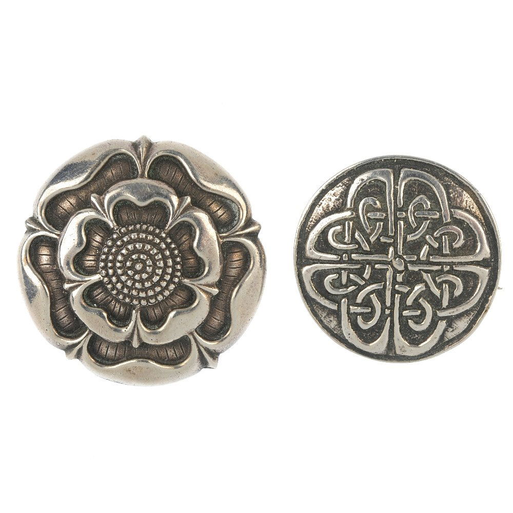 A selection of jewellery.: A selection of jewellery, to include a Bernard Instone Lancaster rose brooch, a Iona silver brooch, together with further jewellery items. (12) Six with marks indicating silver. Weight of marked items