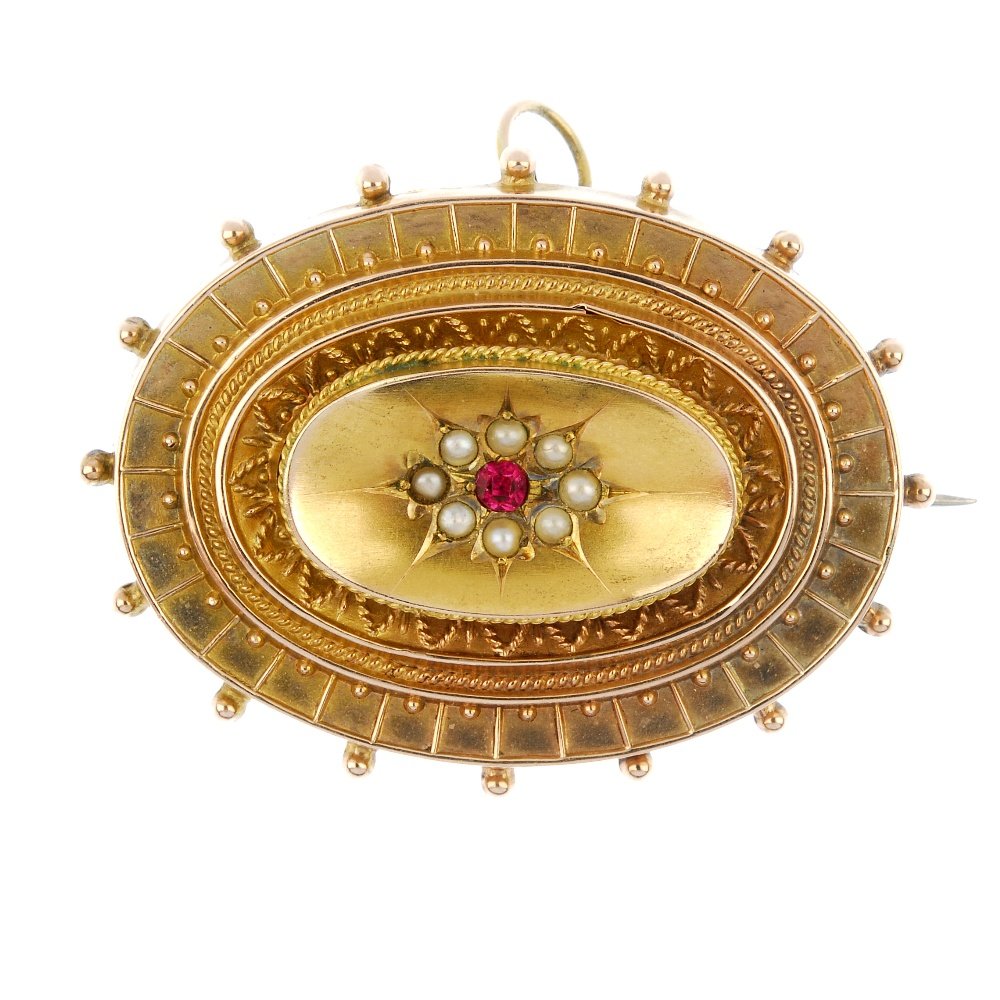 A late 19th century 9ct gold synthetic ruby and split (1 of 1)