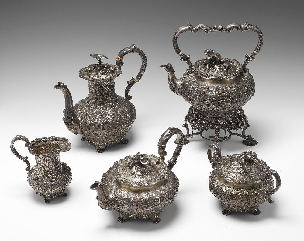 An American silver tea/coffee set byJacobi & Jenkins. (1 of 10)