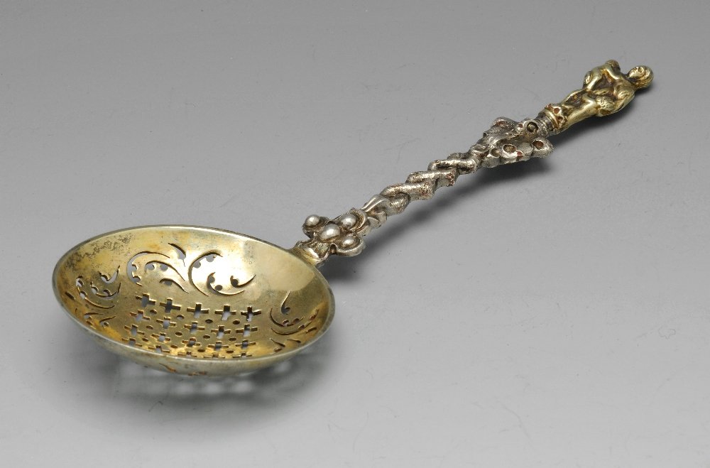 A Victorian silver sifter spoon. (1 of 6)