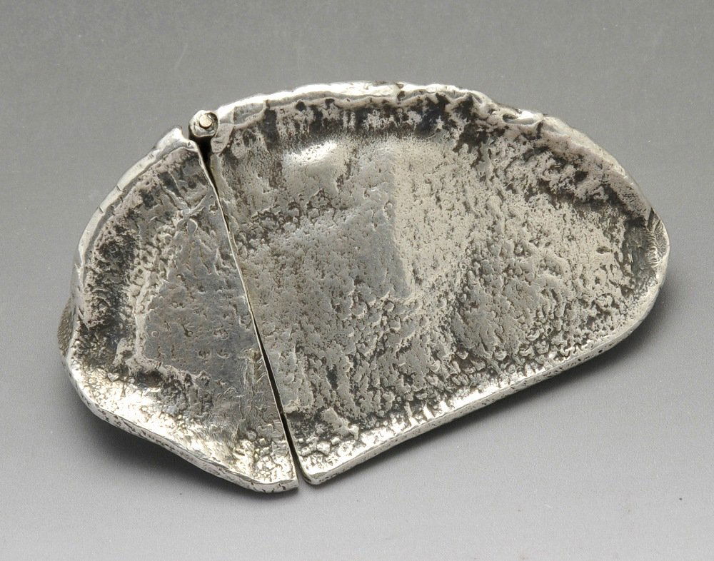 A late Victorian novelty silver vesta case modelled as (1 of 3)