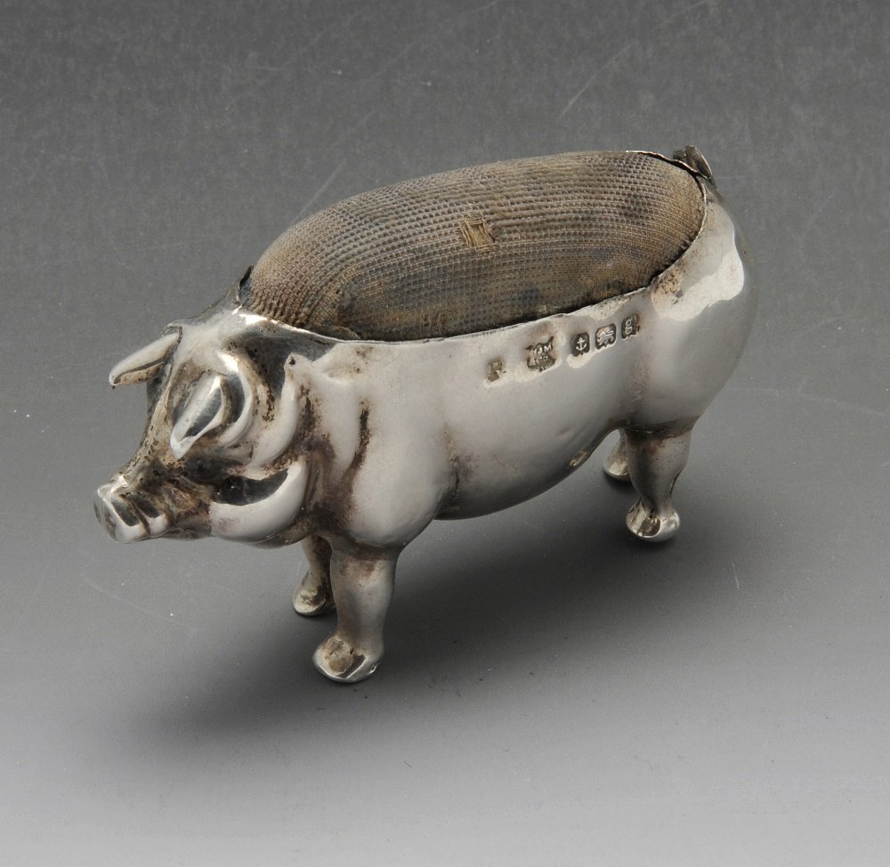 An Edwardian silver novelty pin cushion. (1 of 6)