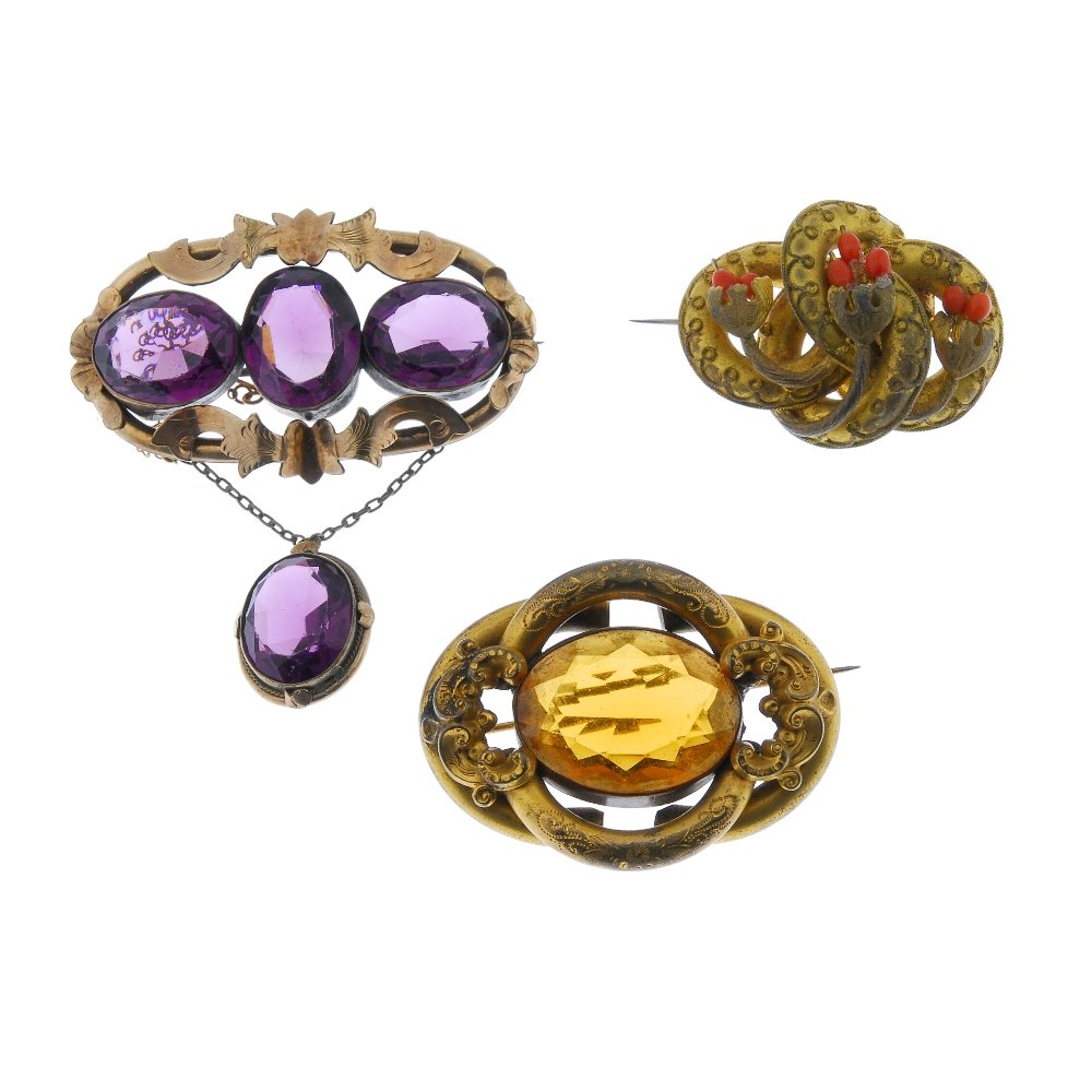 Five mid to late Victorian brooches. (1 of 3)