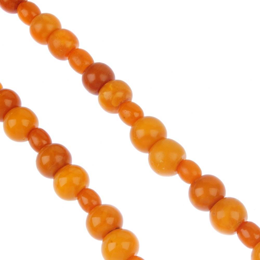 A natural Baltic amber necklace. (1 of 3)