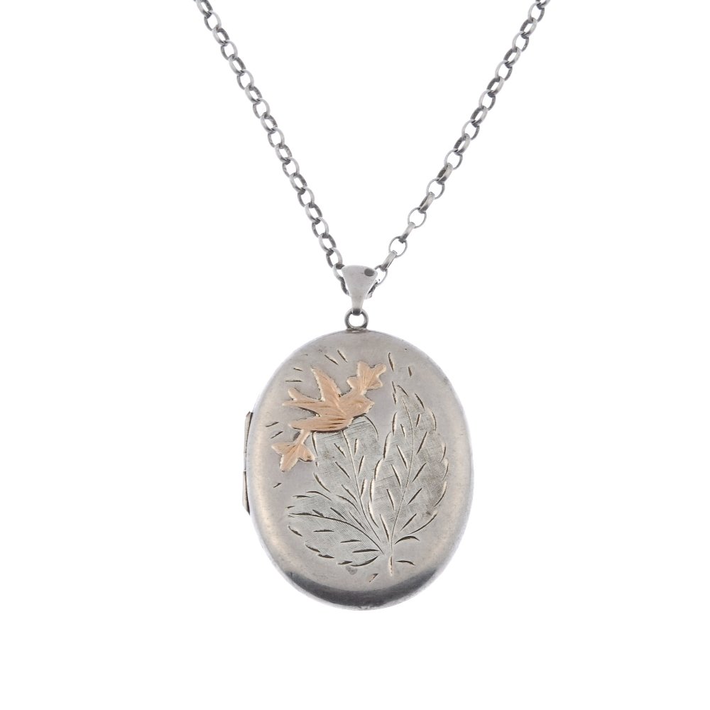 A selection of jewellery. (1 of 3)