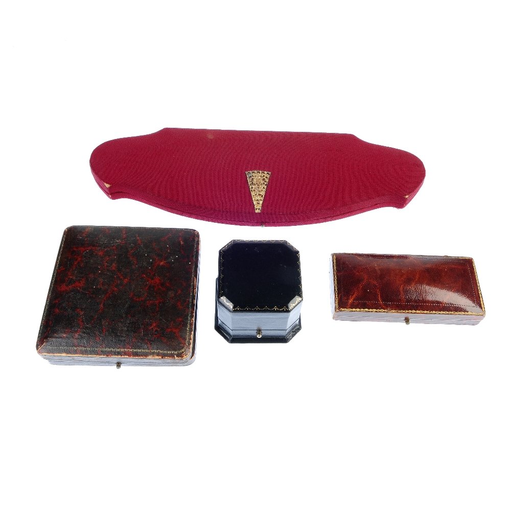 A bag containing forty jewellery cases (1 of 6)