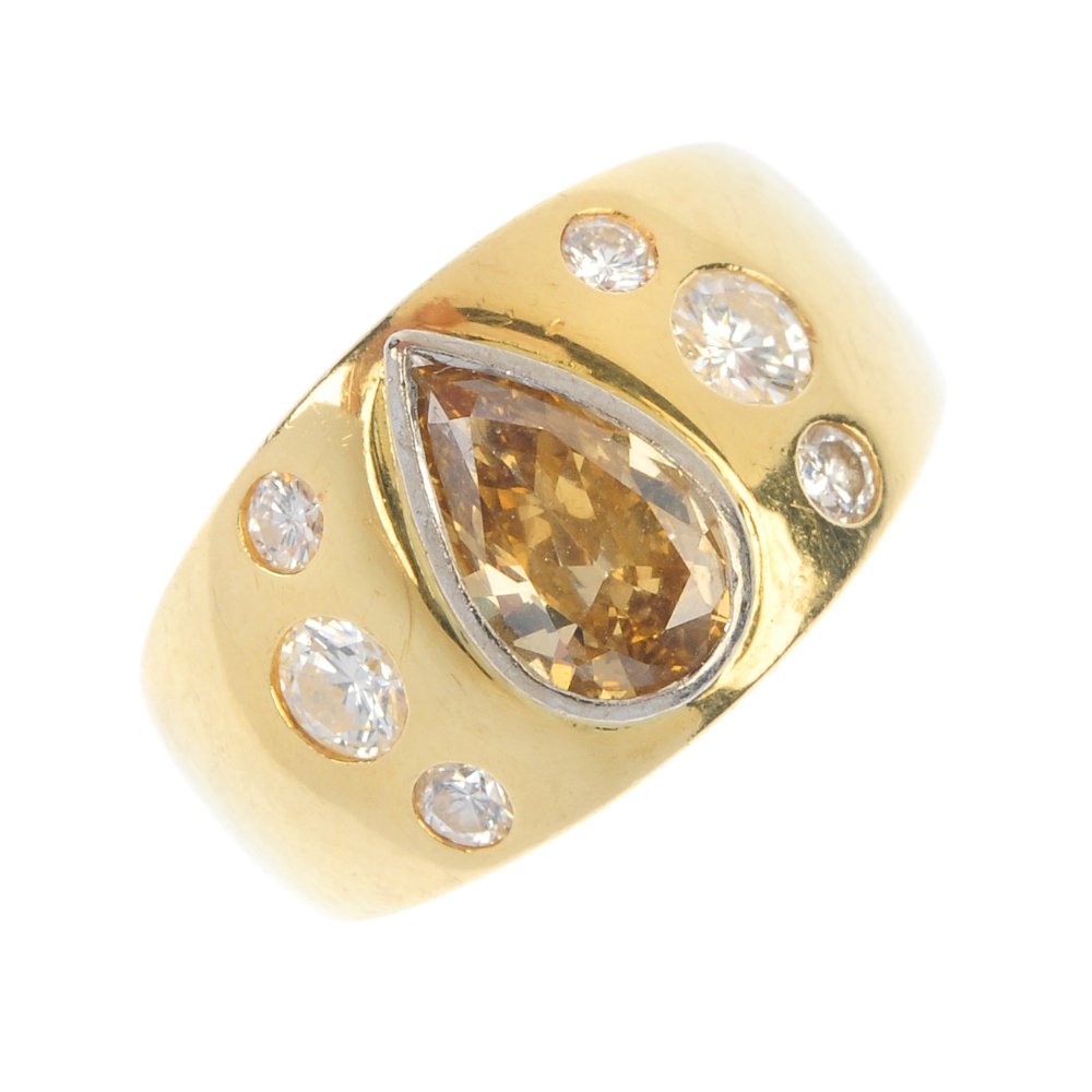 A 'brown' diamond dress ring. (1 of 3)