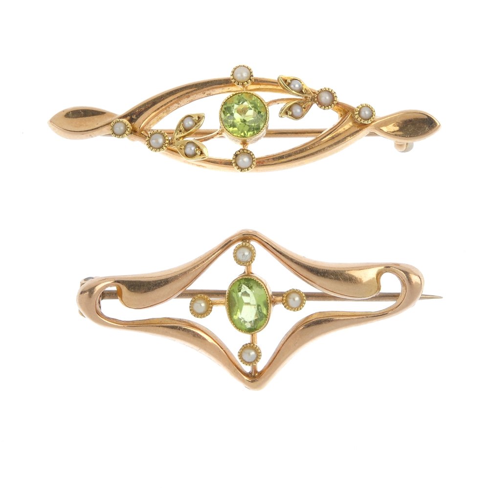 Two early 20th century 15ct gold peridot and split (1 of 2)