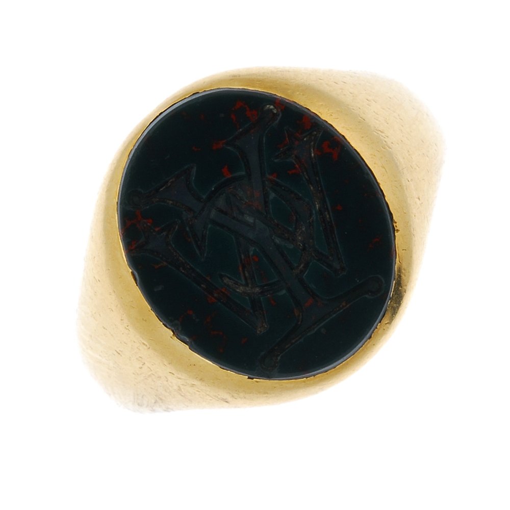 A gentleman's early 20th century 18ct gold bloodstone (1 of 4)