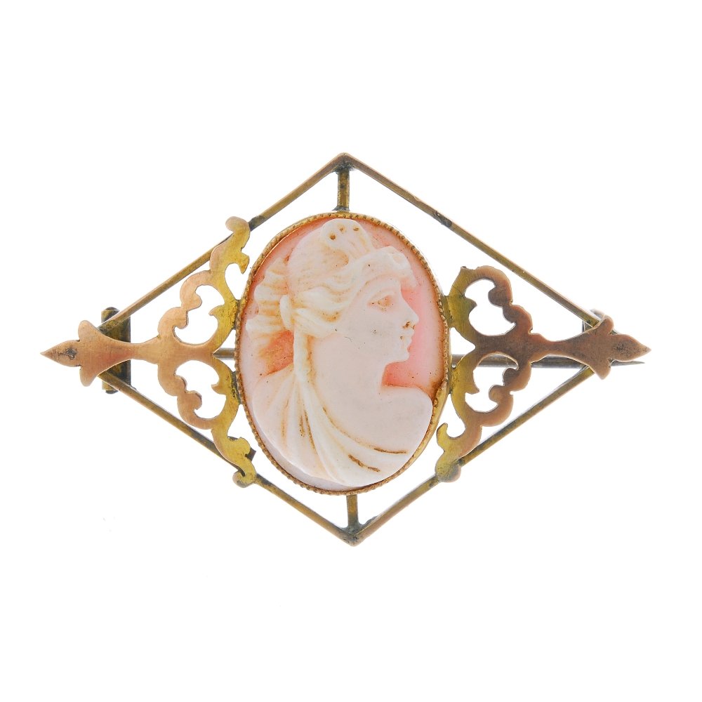 An early 20th century 9ct gold cameo brooch. (1 of 2)