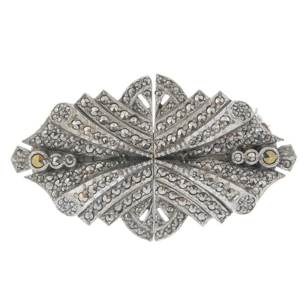 A bag containing a large quantity of costume jewellery (1 of 1)