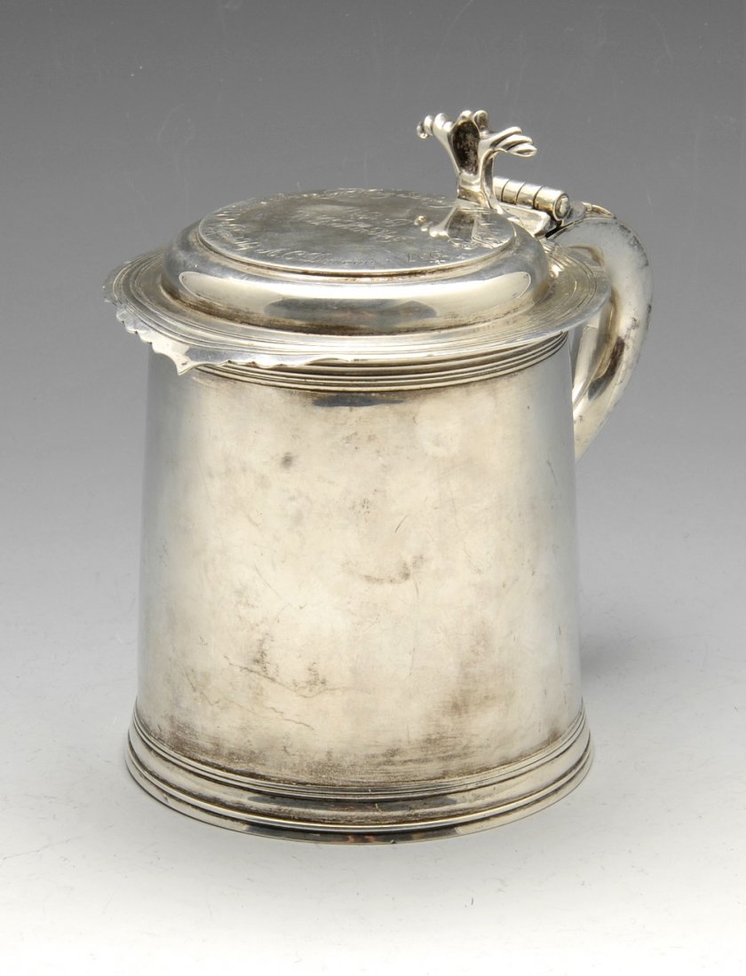 A 1930's silver tankard. (1 of 5)