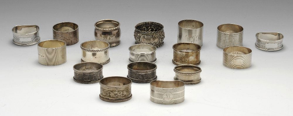 A selection of seventeen Edwardian and later silver (1 of 6)