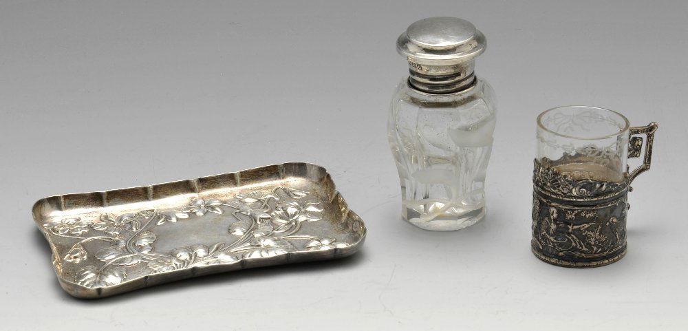 An Edwardian Art Nouveau silver pin tray, plus a silver (1 of 8)