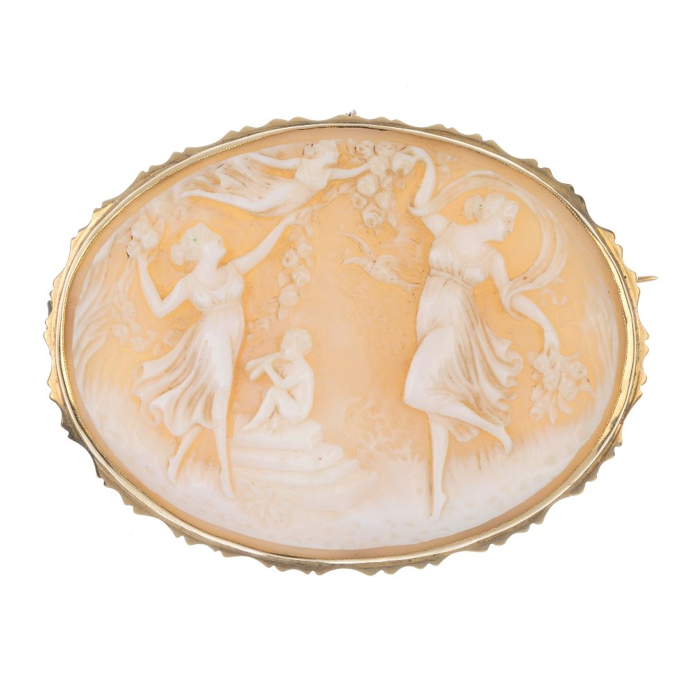 A cameo brooch. (1 of 2)