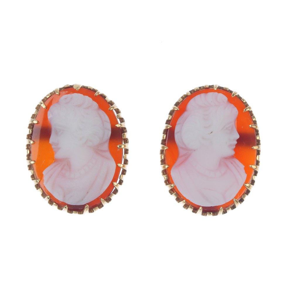 A pair of hardstone cameo ear studs. (1 of 3)