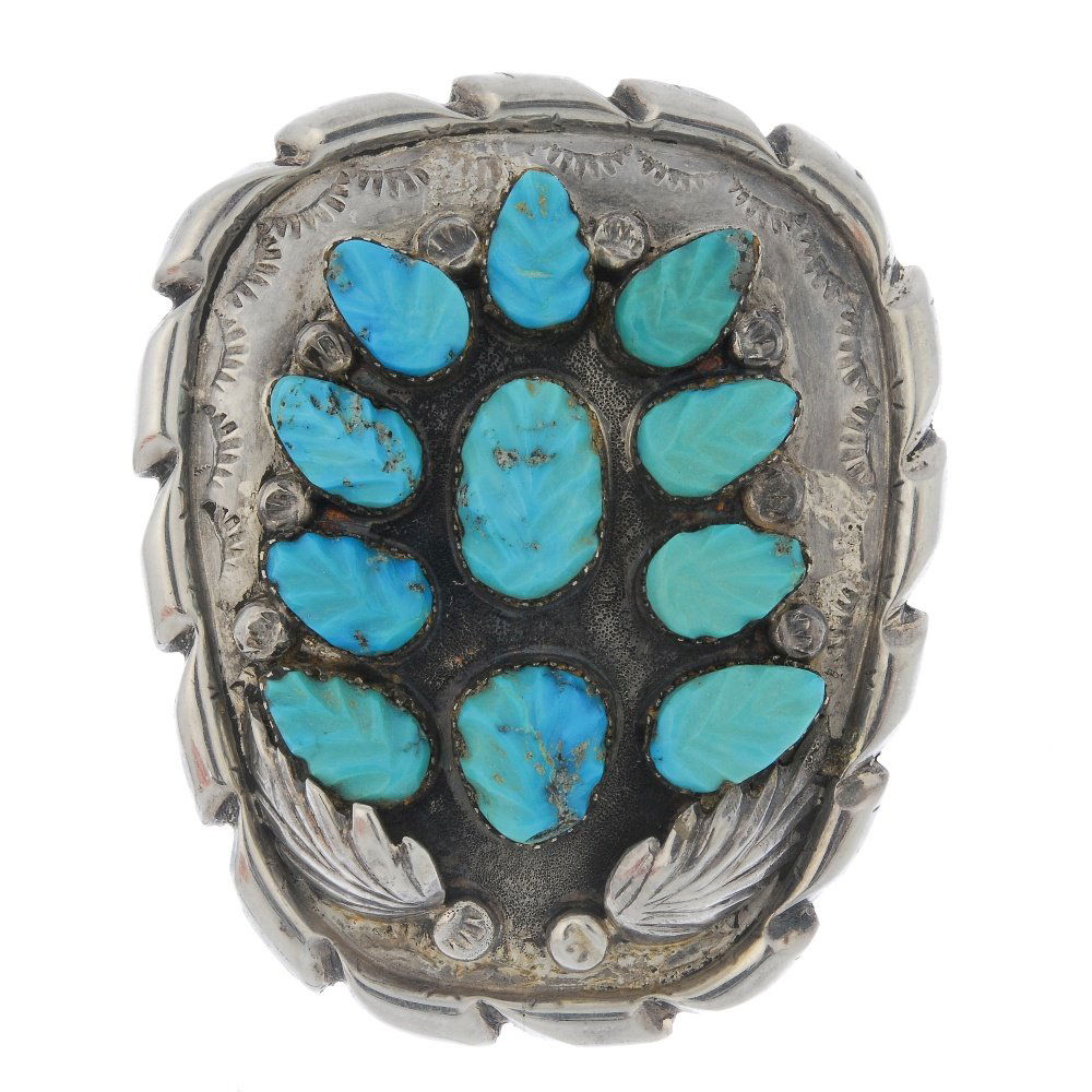 Two items of jewellery. (1 of 4)