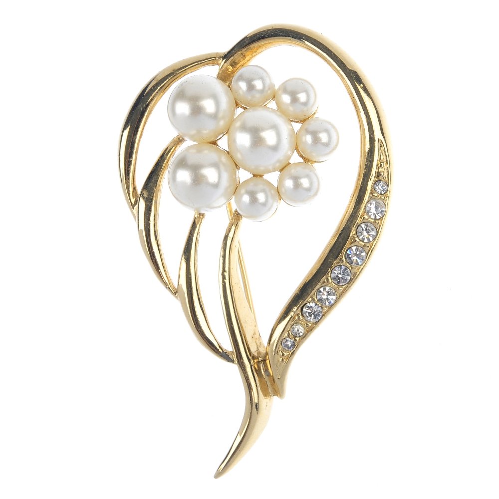 A bag containing a large quantity of costume jewellery (1 of 1)