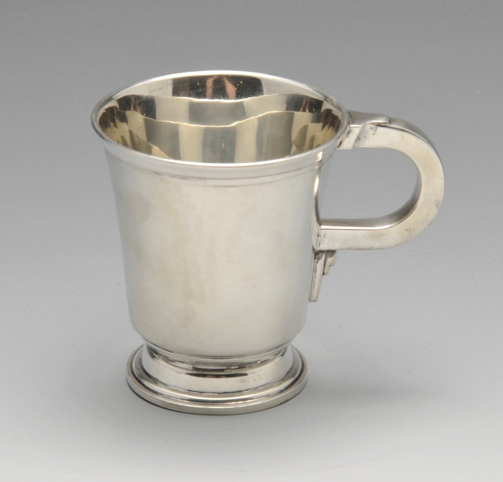 An Art Deco silver mug. (1 of 3)