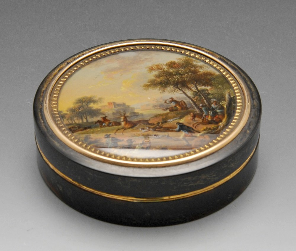 A tortoiseshell box of circular form with hunting (1 of 3)