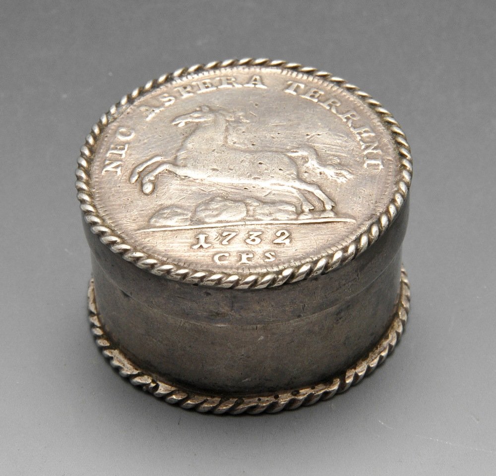 A continental pill or patch box. (1 of 4)