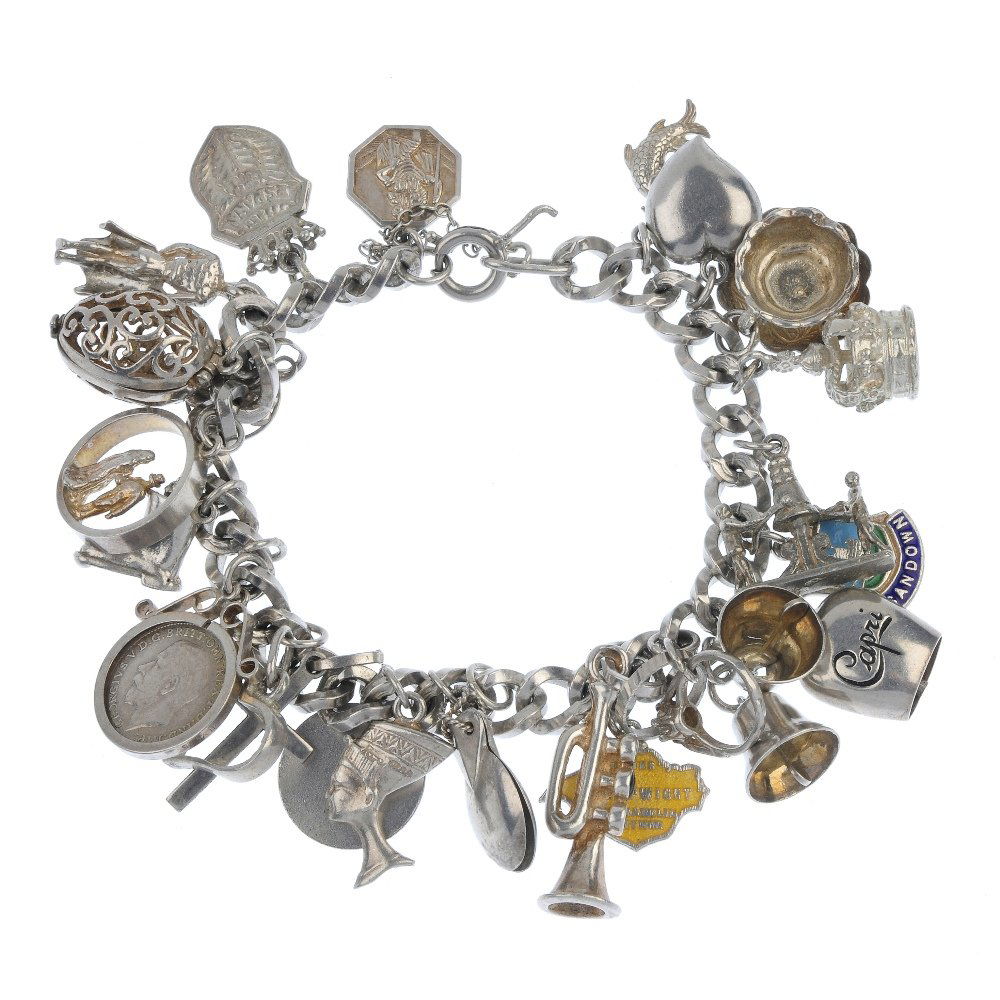 A selection of broken charm bracelets. (1 of 2)