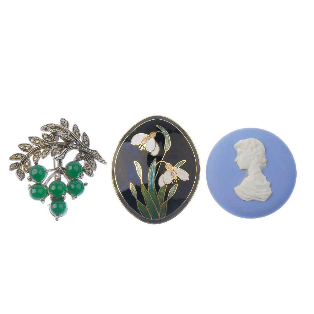 A selection of designer costume jewellery.: A selection of designer costume jewellery. To include a circular Wedgwood brooch, Swarovski ear clips and further brooches and earrings to include Napier, Monet, Miracle, Exquisite, D'Orlan and Hollyw