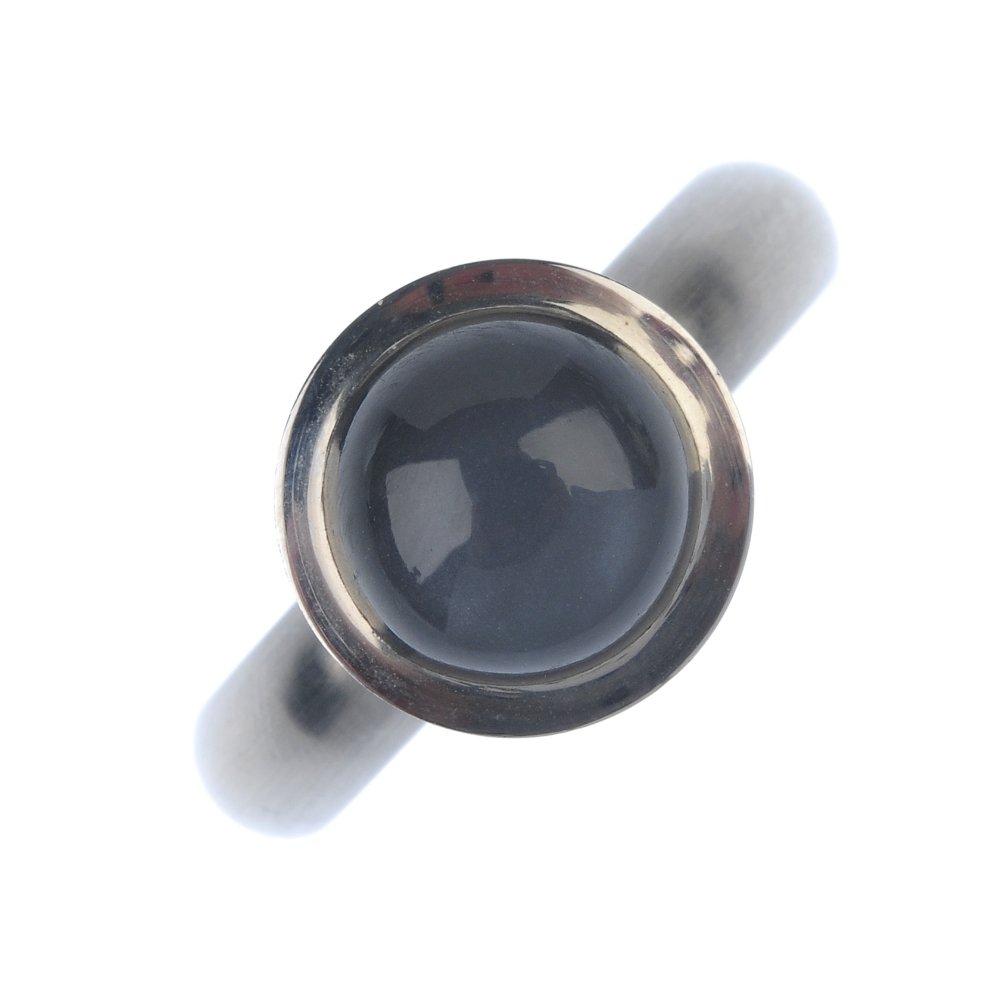 Five rings with interchangeable gem-set heads. (1 of 2)