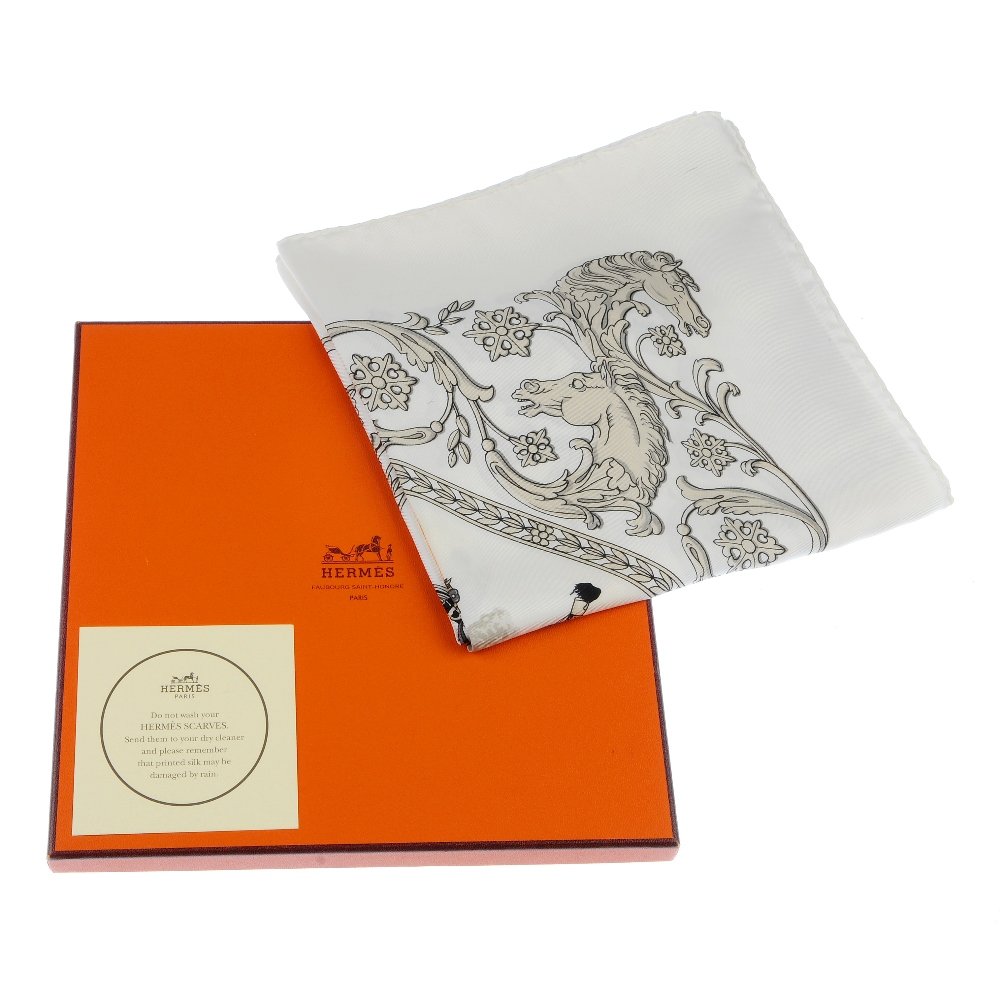HERMES - a cream 'La Promenade De Longchamps' scraf (1 of 3)