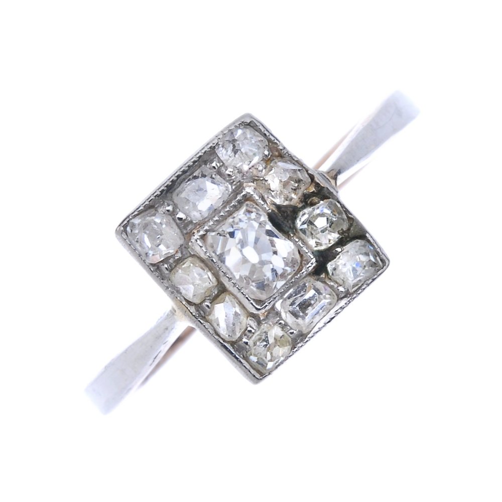 An early 20th century gold diamond ring. (1 of 4)