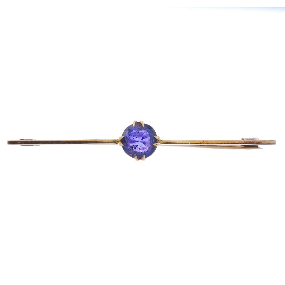 An early 20th century 15ct gold sapphire single-stone (1 of 2)
