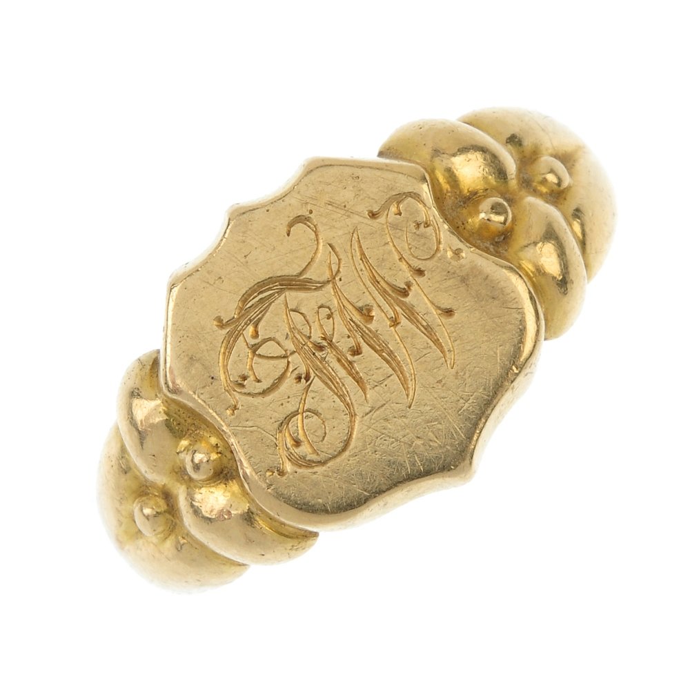 An Edwardian 18ct gold signet ring. (1 of 3)