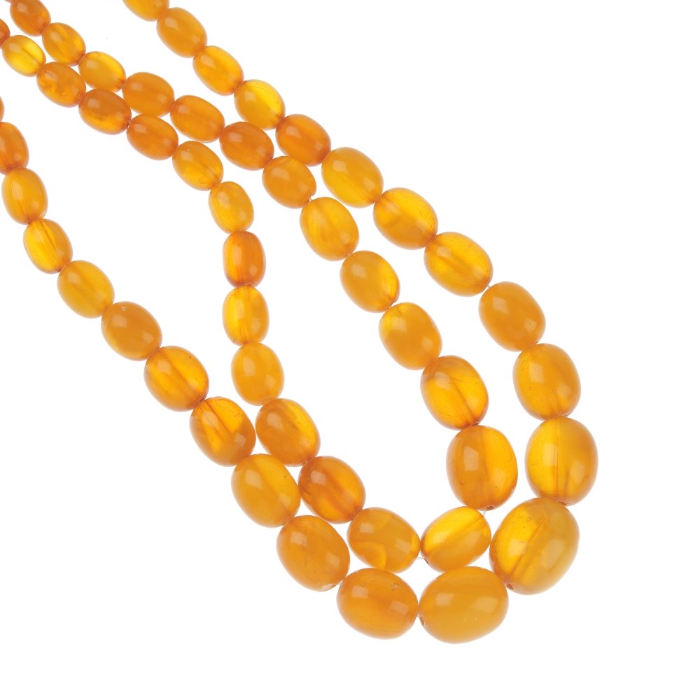 A natural amber necklace. (1 of 2)