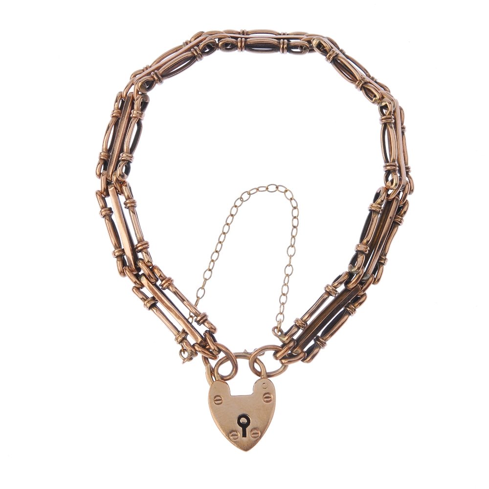 An early 20th century 9ct gold gate bracelet. (1 of 2)
