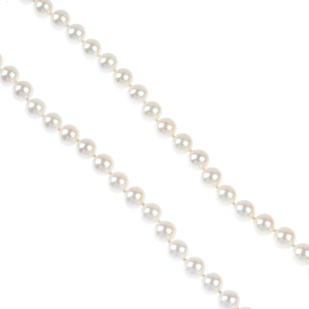 A cultured pearl single-row necklace. Comprising (1 of 2)