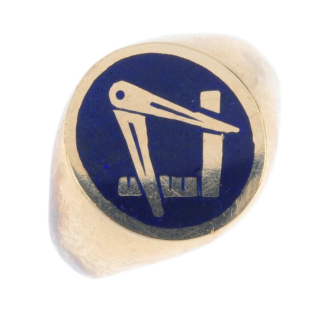 A 9ct gold Masonic enamel ring. The oval shape blue (1 of 3)