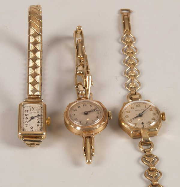 1110 CYMA 1930's 9ct gold ladies watch with a rectan