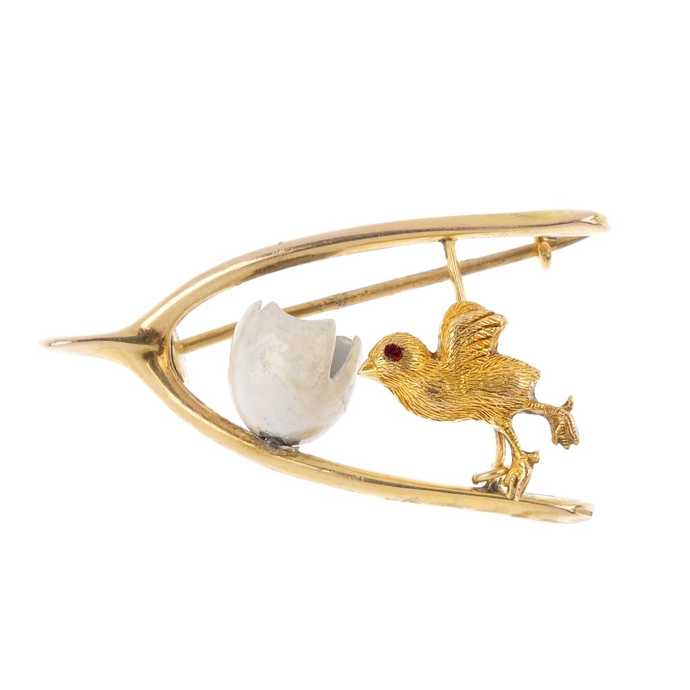 A late Victorian 9ct gold chick, egg and wishbone (1 of 2)