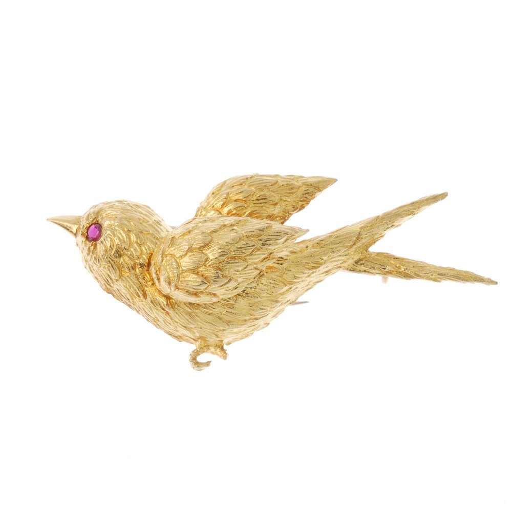 CHAUMET - a bird brooch. Designed as a bird in flight (1 of 2)